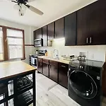 The Karlov. Gorgeous ,spacious 2bd/ 1ba W/ Parking * Chicago