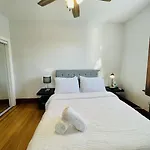 The Karlov. Gorgeous ,spacious 2bd/ 1ba W/ Parking Chicago