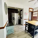The Karlov. Gorgeous ,spacious 2bd/ 1ba W/ Parking Chicago
