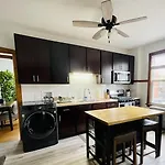 Apartment The Karlov. Gorgeous ,spacious 2bd/ 1ba W/ Parking Chicago