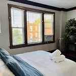 The Karlov. Gorgeous ,spacious 2bd/ 1ba W/ Parking Chicago