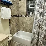 Beautiful Hyde Park Brownstone Apartment