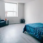 1Bedroom With Balcony Skyline Dt