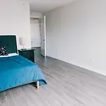 1Bedroom With Balcony Skyline Dt
