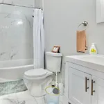 Lux Apt In Bronzeville, Min From Downtown-rsv Now! Apartment