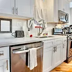 Lux Apt In Bronzeville, Min From Downtown-rsv Now! Apartment *