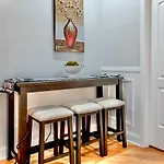 Apartment Lux Apt In Bronzeville, Min From Downtown-rsv Now! *