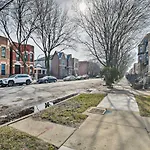 Chicago Vacation Rental Near Lake Michigan!