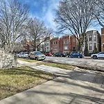 Chicago Vacation Rental Near Lake Michigan!