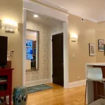 Apartment 1f Cozy In Little Italy Near Downtown West Loop United Center Chicago