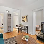 2-Bedroom Cozy Apt In Prime Location - Clark 2