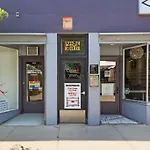 2-Bedroom Cozy Apt In Prime Location - Clark 2