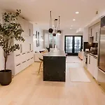 Beautiful Garden Apartment