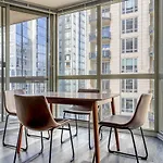 Apartment Gold Coast 1br W Gym Lounge 1 Block To L Chi-799 *