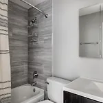 Gold Coast 1br W Gym Lounge 1 Block To L Chi-799 *