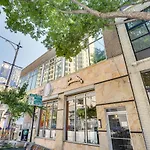 Central Chicago Loft Walk To Soldier Field!