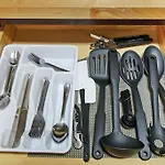 Chic & Fully Furnished 2Br Apartment - Roscoe 1