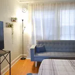 Prime Location W/ Historic Charm Near Shops &parks Chicago