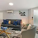 2Br Modern And Cozy Apt Logan Square Pet Friendly