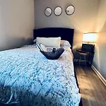 Tiny House - Chicago Pilsen Neighborhood