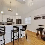 2-Bed 2-Bath Apt - Close To Uc W/ Free Parking