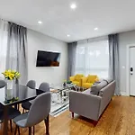 Modern Elegance: 4br Duplex W/ Free Garage Parking Apartment *