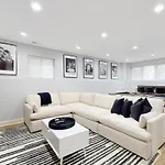 Apartment Modern Elegance: 4br Duplex W/ Free Garage Parking