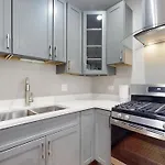 Apartment Modern Elegance: 4br Duplex W/ Free Garage Parking