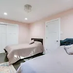 Updated Chicago Vacation Rental With Fireplace!