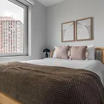 West Town 2Br W Dog Run Dog Spa Nr Blue Line Chi-1028