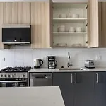 West Town 1Br W Outdoor Sky Terrace Nr L Stop Chi-1026