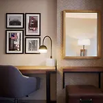 Hampton West Loop Fulton Market Area Hotel