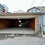 Designer Themed 4 Bedroom In Best Location With Patio And Fireplace