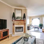 Brownstone In Gold Coast