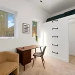 Chic 4-Bedroom Haven: Designer\'S Dream Home