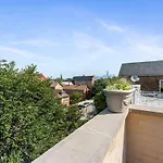 Zen Oasis Of Elegance: Expansive Executive Home