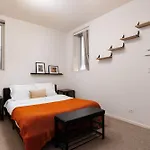 Wicker Park 2Br Apt Near Milwaukee Ave