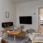 Bucktown 2br Near The 606 Chicago
