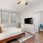 Trendy Studio Apartment In Chicago - Kenwood 103 & 303 Rep