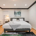 Spacious 4Br Gold Coast Duplex With Jacuzzi In The Bedroom