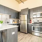 Apartment Skyline 2br In South Loop With Optional Parking & Gym Access Near Mccormick Place, Soldier Field And Lakefront Chicago