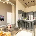 Apartment Skyline 2br In South Loop With Optional Parking & Gym Access Near Mccormick Place, Soldier Field And Lakefront