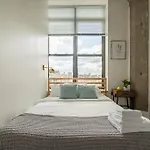 Apartment Skyline 2br In South Loop With Optional Parking & Gym Access Near Mccormick Place, Soldier Field And Lakefront