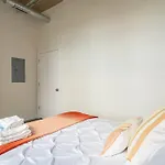 Skyline 2br In South Loop With Optional Parking & Gym Access Near Mccormick Place, Soldier Field And Lakefront Apartment Chicago