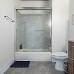 Skyline 2br In South Loop With Optional Parking & Gym Access Near Mccormick Place, Soldier Field And Lakefront Apartment Chicago