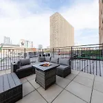 Mccormick Place 2Br Suite With Patio, Skyline View And Optional Parking Sleeps 6 Near Soldier Field And Grant Park