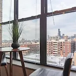 Apartment Modern 2br Loft With Amazing Skyline View And Optional Parking For 8 Guests Near Mccormick Place And Soldier Field Chicago