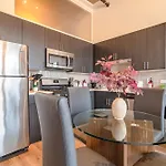 Modern 2br Loft With Amazing Skyline View And Optional Parking For 8 Guests Near Mccormick Place And Soldier Field * Chicago
