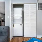 The Bright Retreat In Andersonville