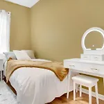 Boho Chic 3Br Apt. With Private Rooftop!
